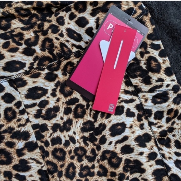 NEW Plus Size Leopard Strappy Leggings 1X-3X - Picture 3 of 4